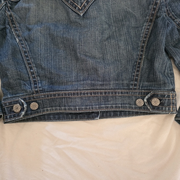 Vintage Denim Jean Jacket – Button Up Distressed Wash - Picture 6 of 11